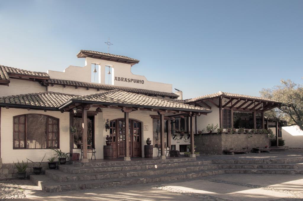 Hotel Hacienda Abraspungo Riobamba Exterior photo